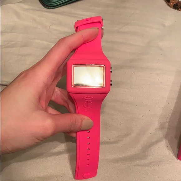 Watch - Picture 2 of 6